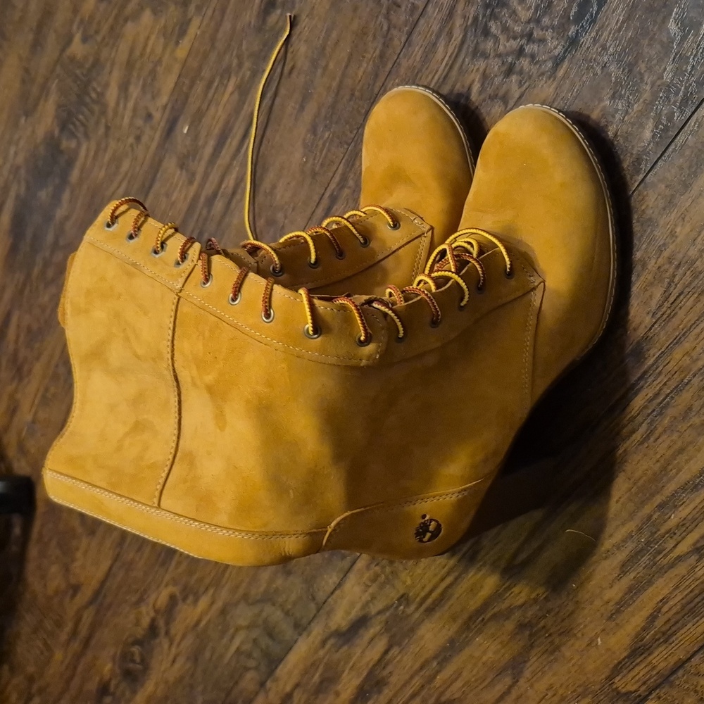 Timberland Women's Mustard Lace-Up Suede Block Heel Boots - Picture 2 of 6